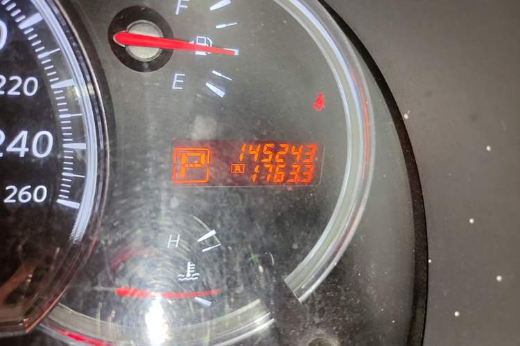 Used Nissan Teana 2008 Duke 2.5L XV Luxury Edition Odometer Close Up