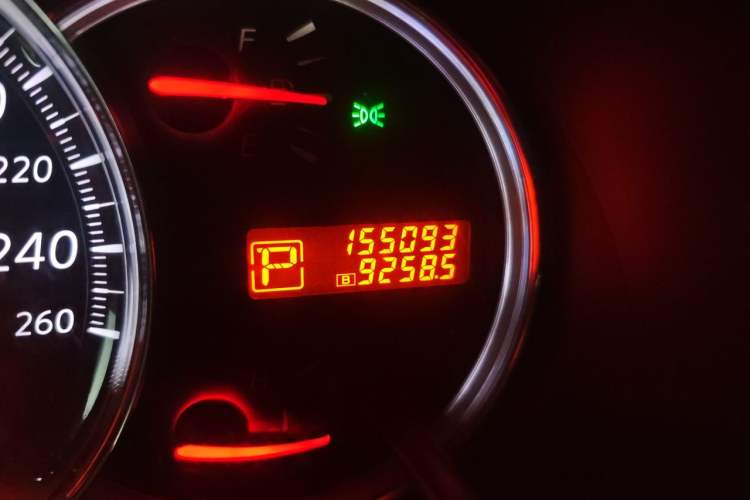 Used Nissan Teana 2008 2.5L XL Leading Edition Odometer Close Up