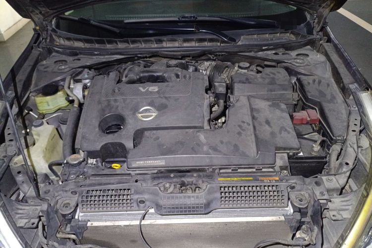 Used Nissan Teana 2008 2.5L RX Cool Edition Engine Bay