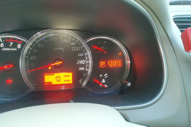 Used Nissan Teana 2008 2.0L XL Comfort Edition Odometer Close Up
