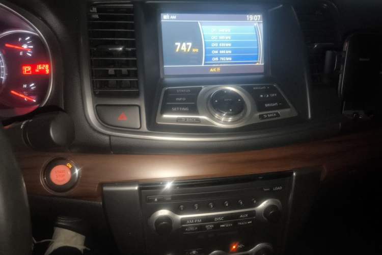 Used Nissan Teana 2008 Duke 2.5L XV Luxury Edition Audio And AC Panel