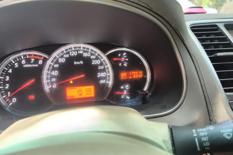 Used Nissan Teana 2008 2.5L XL Leading Edition Odometer Close Up
