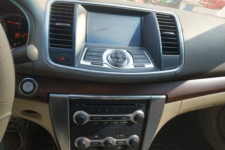 Used Nissan Teana 2008 Duke 2.5L XV Luxury Edition Audio And AC Panel