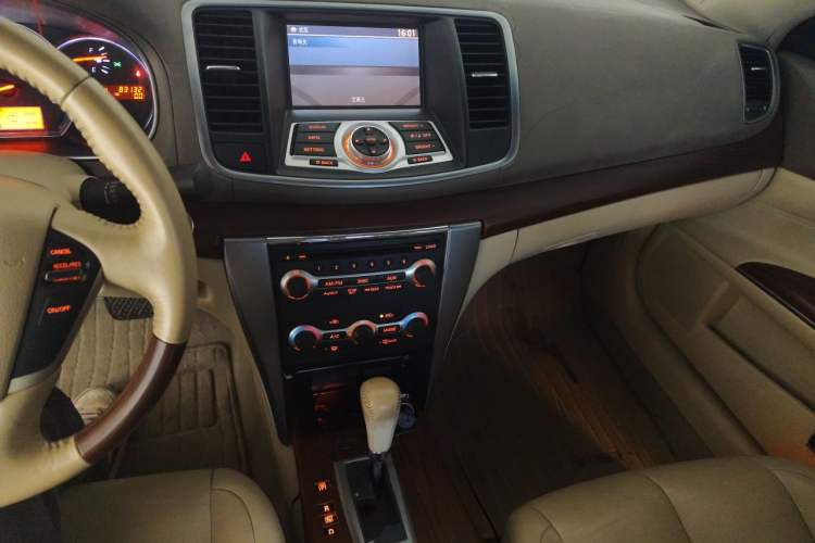Used Nissan Teana 2008 Duke 2.5L XV Luxury Edition Audio And AC Panel