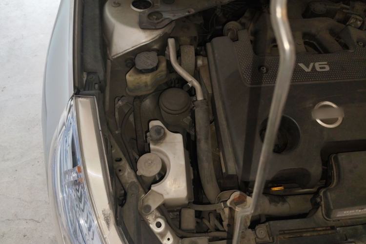 Used Nissan Teana 2008 Duke 2.5L XV Luxury Edition Engine Bay Right