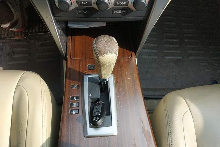 Used Nissan Teana 2008 Duke 2.5L XV Luxury Edition Gear Lever