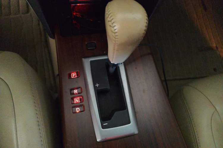 Used Nissan Teana 2008 Duke 2.5L XV Luxury Edition Gear Lever