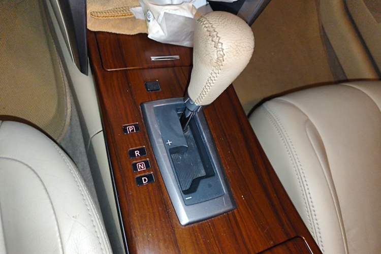 Used Nissan Teana 2008 2.5L XL Leading Edition Gear Lever