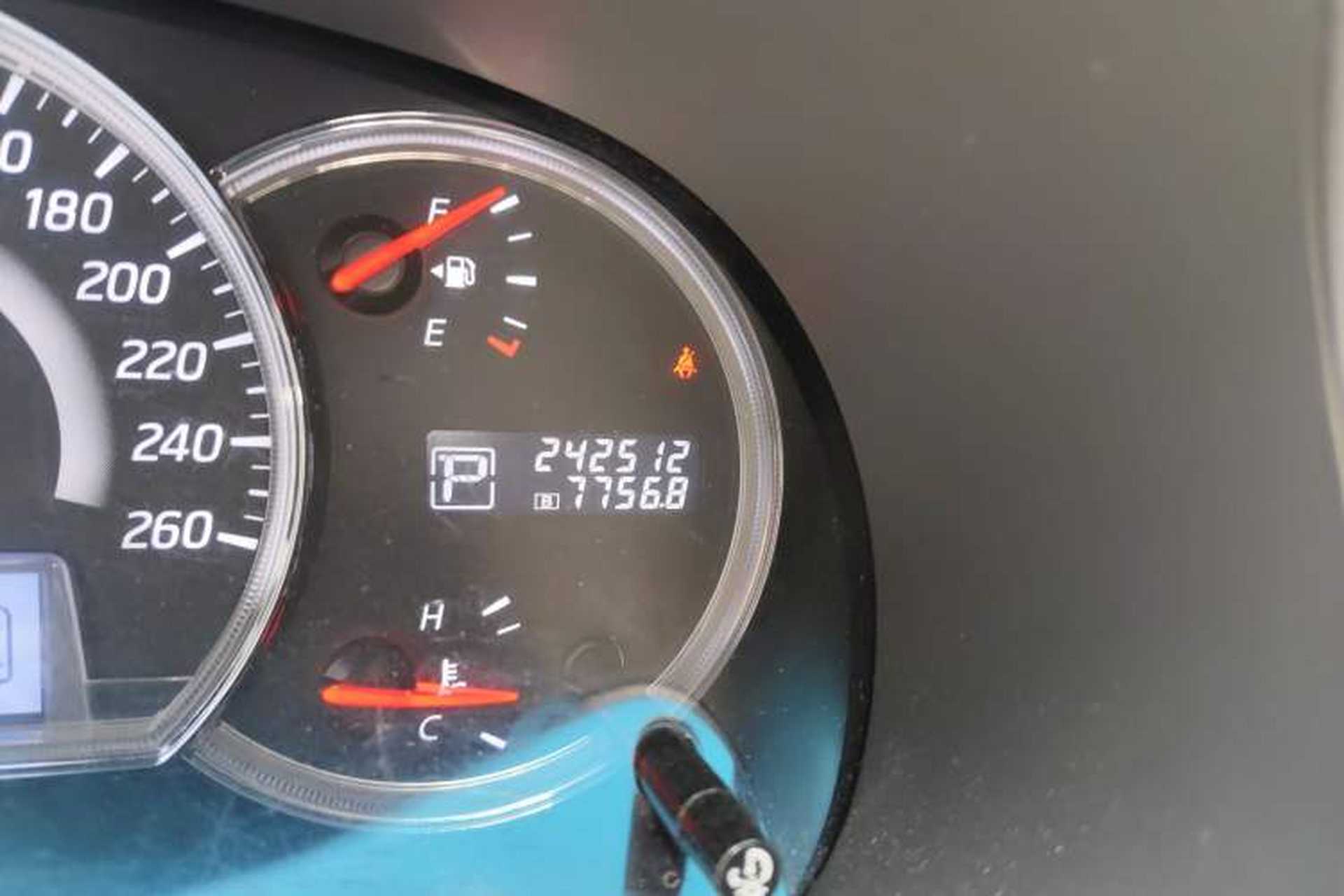 Used Nissan Teana 2008 2.5L XL Leading Edition Odometer Close Up