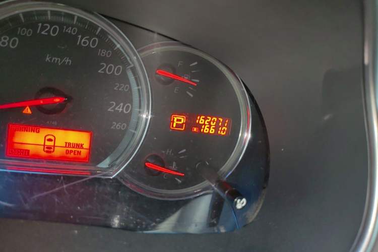 Used Nissan Teana 2008 2.5L XL Leading Edition Odometer Close Up