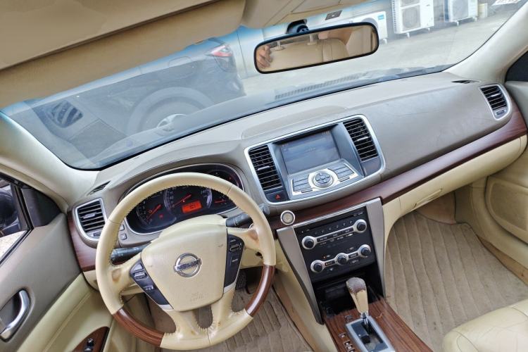 Used Nissan Teana 2009 Duke 2.5L XV VIP Deluxe Edition Center Console
