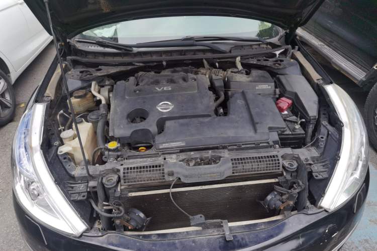 Used Nissan Teana 2009 Duke 2.5L XV VIP Deluxe Edition Engine Bay