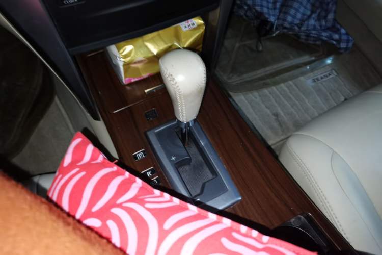 Used Nissan Teana 2009 Duke 2.5L XV VIP Deluxe Edition Gear Lever