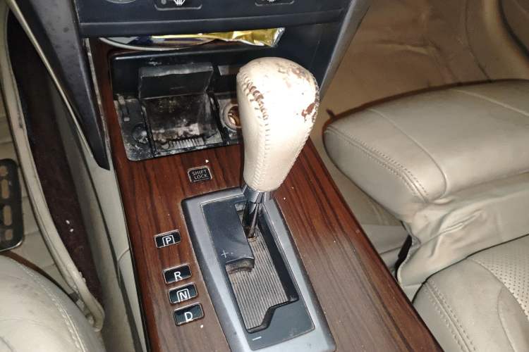 Used Nissan Teana 2009 Duke 2.5L XV VIP Deluxe Edition Gear Lever