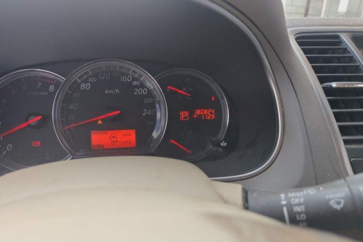 Used Nissan Teana 2009 Duke 2.5L XV VIP Deluxe Edition Odometer Close Up