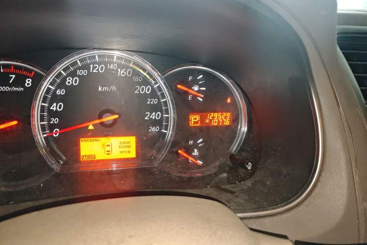 Used Nissan Teana 2009 Duke 2.5L XV VIP Deluxe Edition Odometer Close Up