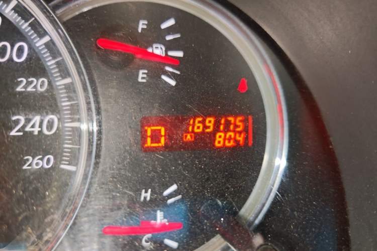 Used Nissan Teana 2009 Duke 2.5L XV VIP Deluxe Edition Odometer Close Up