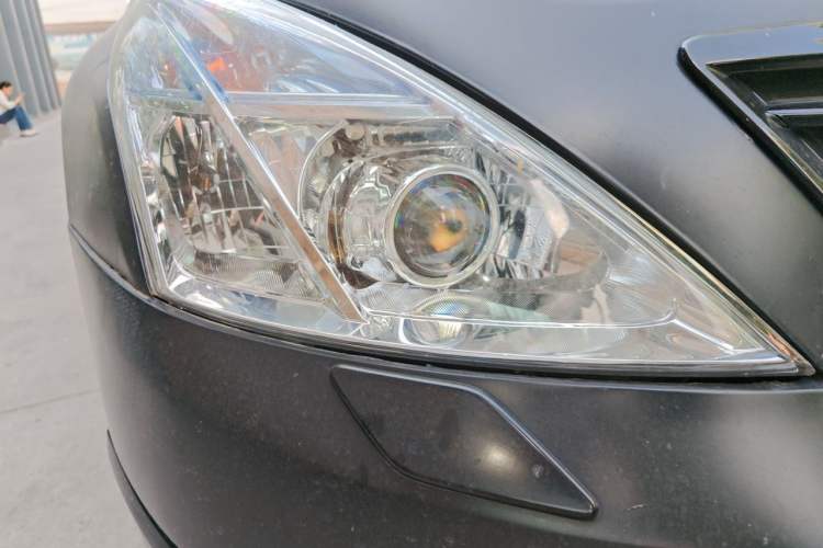 Used Nissan Teana 2009 Duke 2.5L XV VIP Deluxe Edition Right Front Headlight