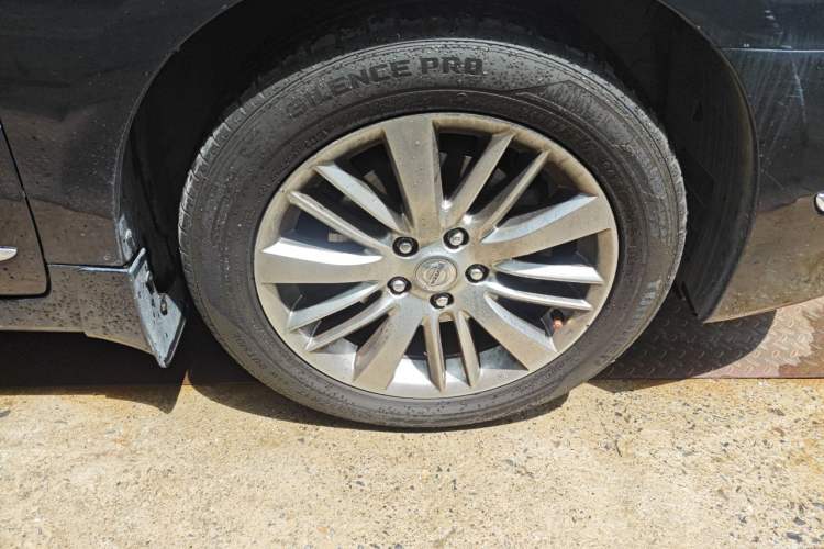 Used Nissan Teana 2009 Duke 2.5L XV VIP Deluxe Edition Right Front Wheel Hub