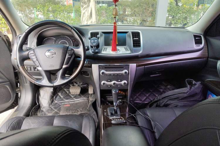 Used Nissan Teana 2009 Duke 2.5L XV VIP Deluxe Edition Center Console