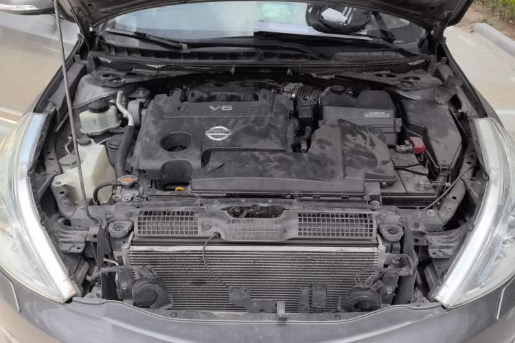 Used Nissan Teana 2009 Duke 2.5L XV VIP Deluxe Edition Engine Bay