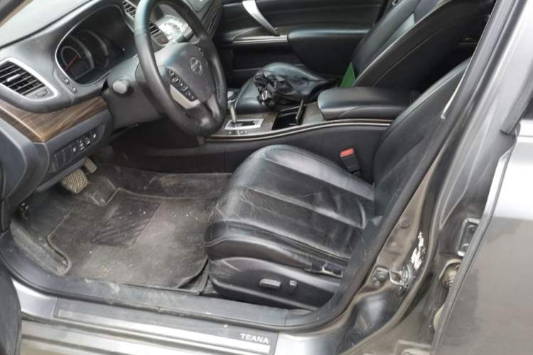 Used Nissan Teana 2009 Duke 2.5L XV VIP Deluxe Edition Interior 1