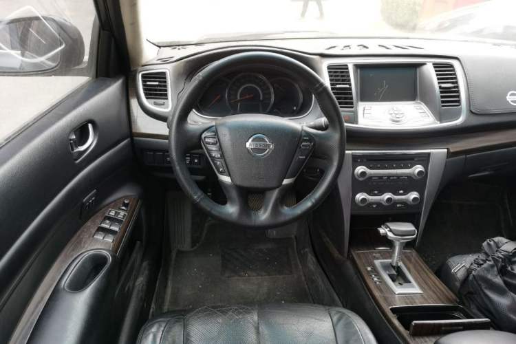 Used Nissan Teana 2009 Duke 2.5L XV VIP Deluxe Edition Interior 3