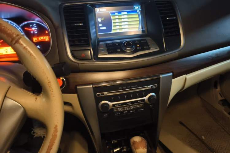 Used Nissan Teana 2010 2.0L XL Anniversary Edition Audio And AC Panel