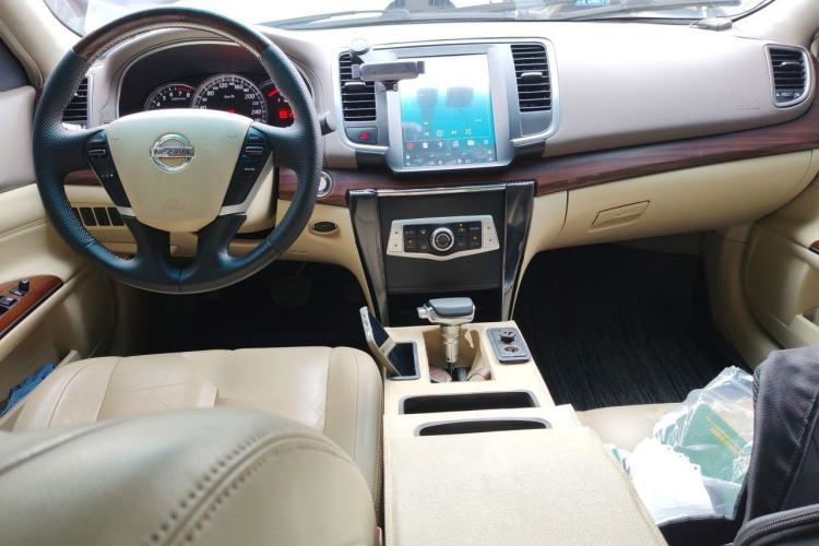 Used Nissan Teana 2010 2.5L XL Anniversary Edition Center Console