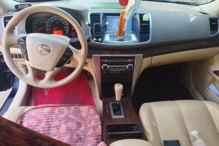 Used Nissan Teana 2010 2.5L XL Anniversary Edition Center Console