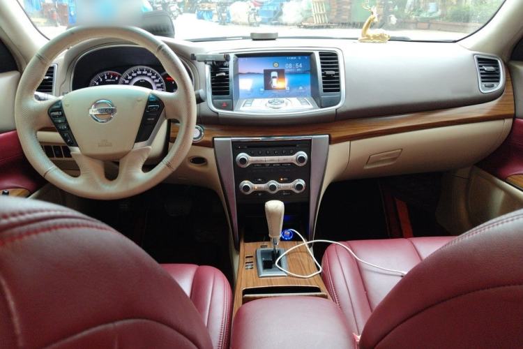 Used Nissan Teana 2010 2.5L XL Anniversary Edition Center Console