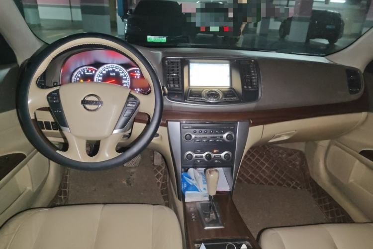 Used Nissan Teana 2010 2.5L XL Anniversary Edition Center Console