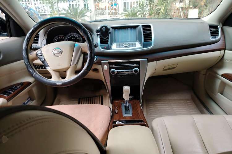 Used Nissan Teana 2010 2.0L XL Anniversary Edition Center Console