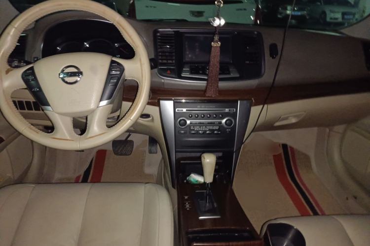 Used Nissan Teana 2010 2.5L XL Anniversary Edition Center Console