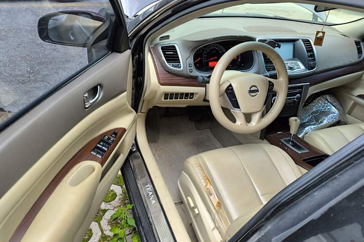 Used Nissan Teana 2010 2.5L XL Anniversary Edition Driver Seat