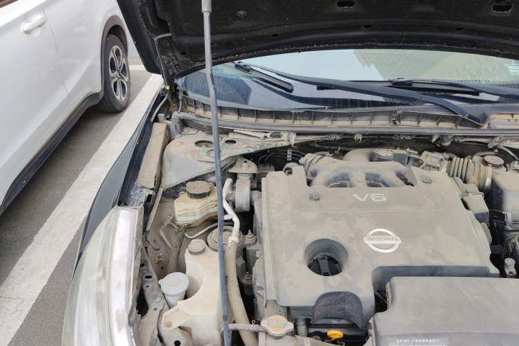 Used Nissan Teana 2010 2.5L XL Anniversary Edition Engine Bay Right