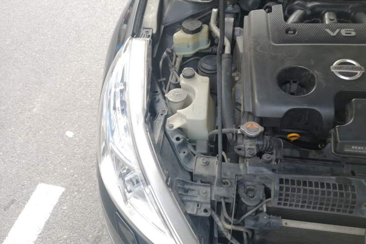 Used Nissan Teana 2010 2.5L XL Anniversary Edition Engine Bay Right