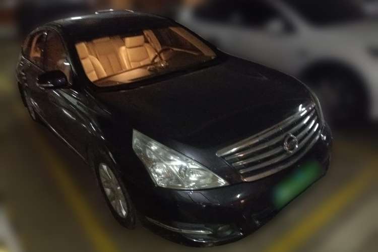 Used Nissan Teana 2010 2.5L XL Anniversary Edition Front Right 45 Deg