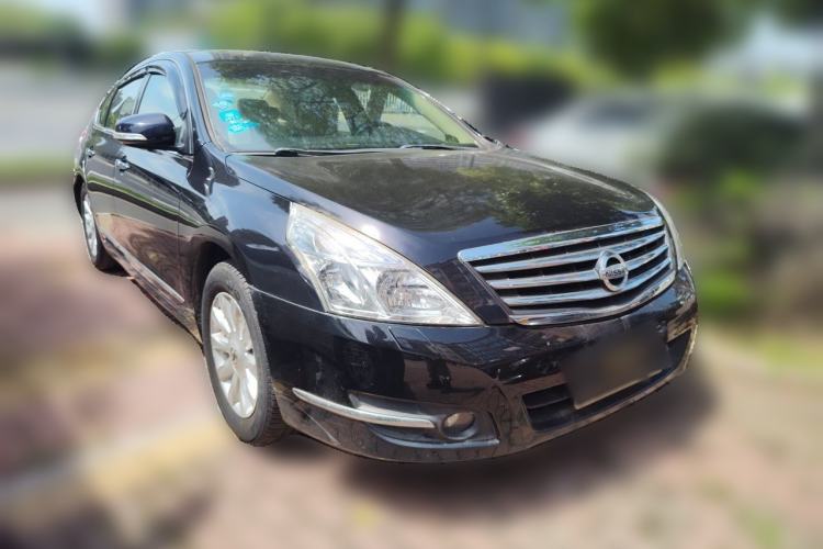 Used Nissan Teana 2010 2.5L XL Anniversary Edition Front Right 45 Deg