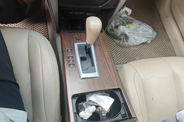 Used Nissan Teana 2010 2.5L XL Anniversary Edition Gear Lever
