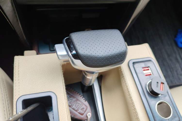 Used Nissan Teana 2010 2.5L XL Anniversary Edition Gear Lever