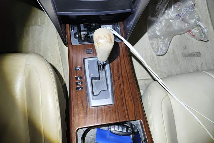 Used Nissan Teana 2010 2.5L XL Anniversary Edition Gear Lever