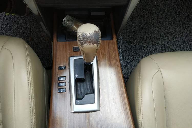 Used Nissan Teana 2010 2.5L XL Anniversary Edition Gear Lever