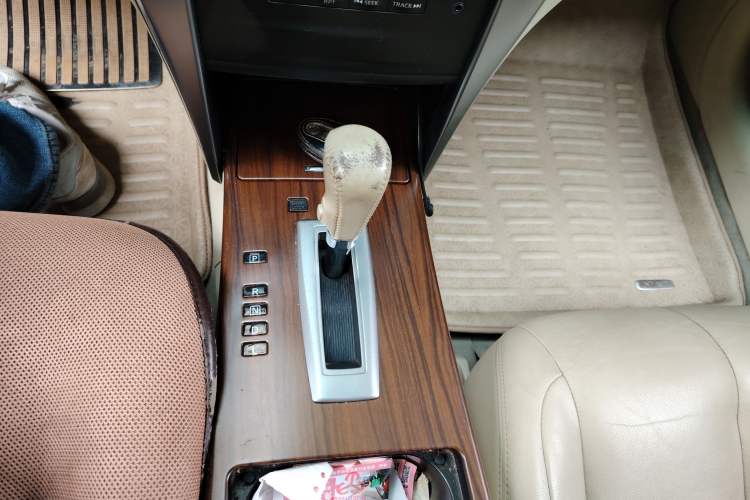 Used Nissan Teana 2010 2.0L XL Anniversary Edition Gear Lever
