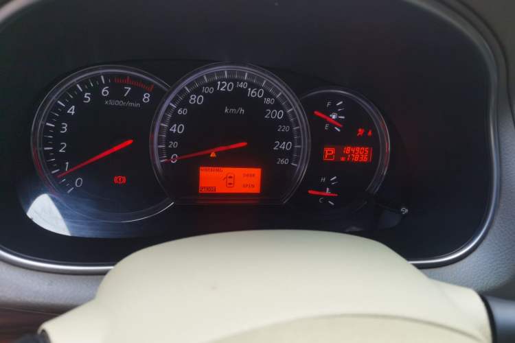 Used Nissan Teana 2010 2.0L XL Anniversary Edition Odometer Close Up
