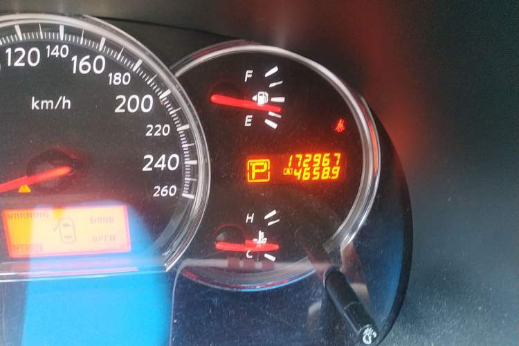Used Nissan Teana 2010 2.0L XL Anniversary Edition Odometer Close Up