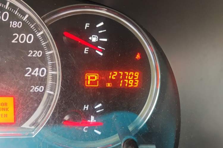 Used Nissan Teana 2010 2.5L XL Anniversary Edition Odometer Close Up