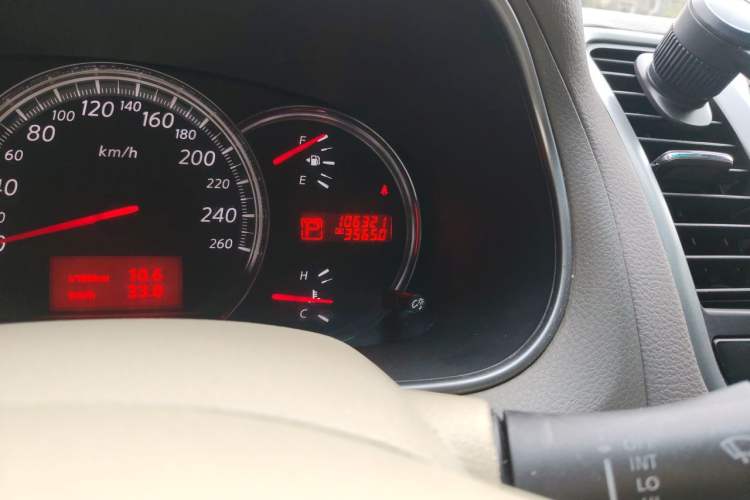 Used Nissan Teana 2010 2.5L XL Anniversary Edition Odometer Close Up