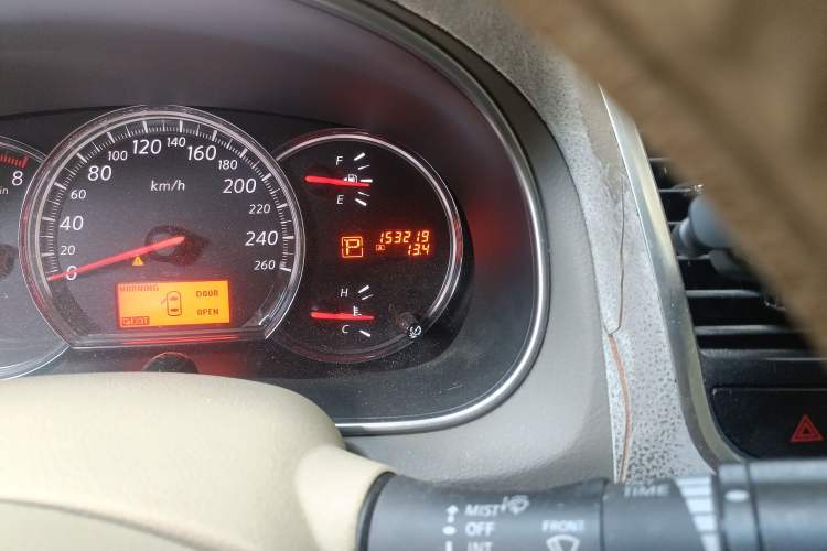Used Nissan Teana 2010 2.0L XL Anniversary Edition Odometer Close Up