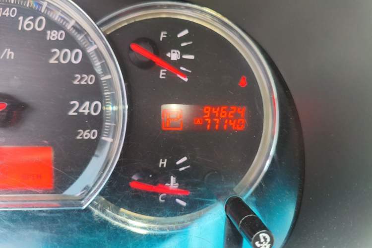 Used Nissan Teana 2010 2.0L XL Anniversary Edition Odometer Close Up